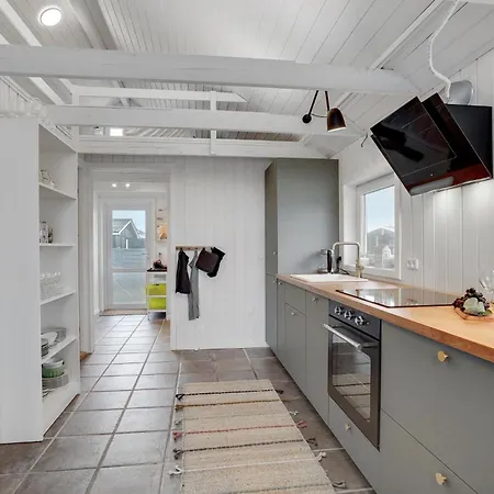 Ferienhaus Stunning In With Kitchen