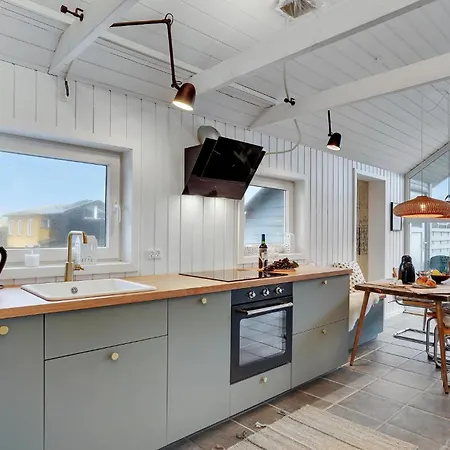 Ferienhaus Stunning In With Kitchen