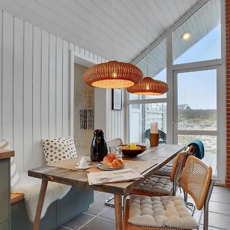 Ferienhaus Stunning In With Kitchen