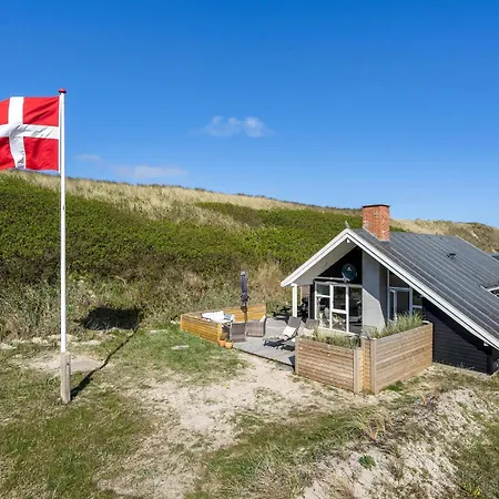 Ferienhaus Stunning In With Kitchen